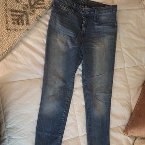 Flattering skinny jeans sz 8